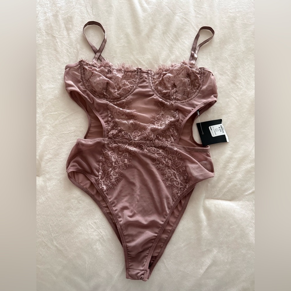 Fashion Nova Mauve Lace Cutout Bodysuit - Women's Intimates Size Medium, NWT